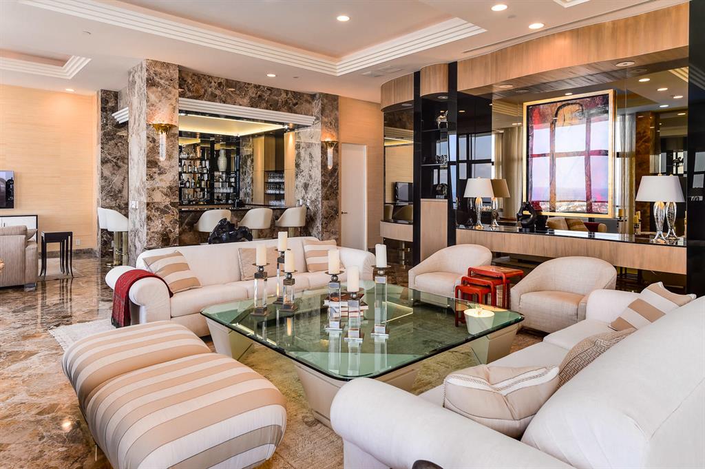 TRUMP PLAZA OF THE PALM B - Residential