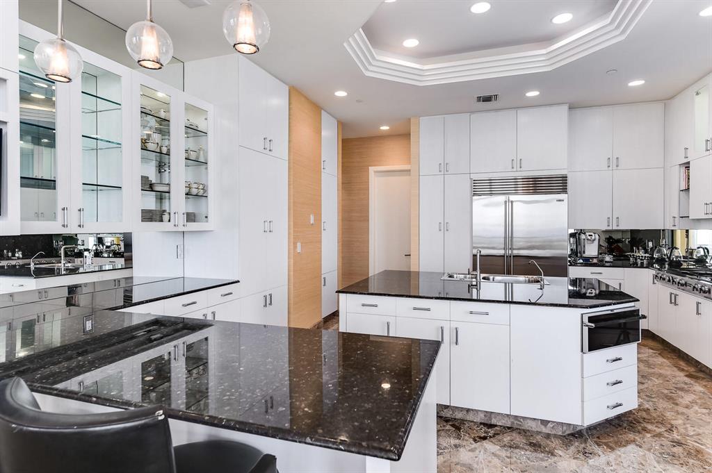 TRUMP PLAZA OF THE PALM B - Residential