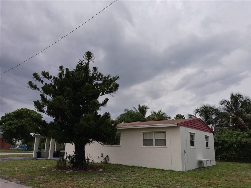 This unique opportunity blends the best of both worlds: an income-producing property that's also ideal for a first-time homebuyer.The home is already tenant-occupied, meaning you'll start earning rental income immediately upon purchase--no delays, no searching for tenants.Don't miss this chance to own a cash-flowing property from day one!