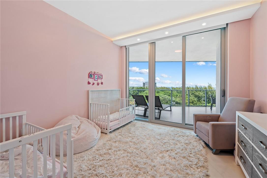 PARAMOUNT - Residential Lease