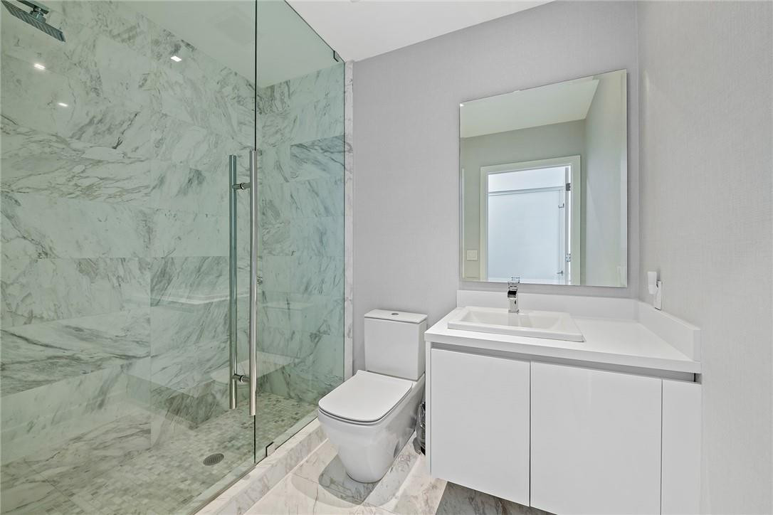 PARAMOUNT - Residential Lease