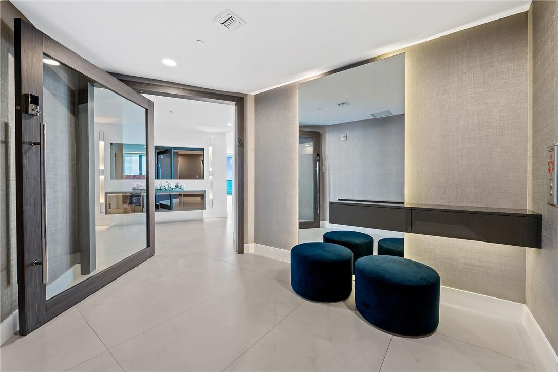 PARAMOUNT - Residential Lease