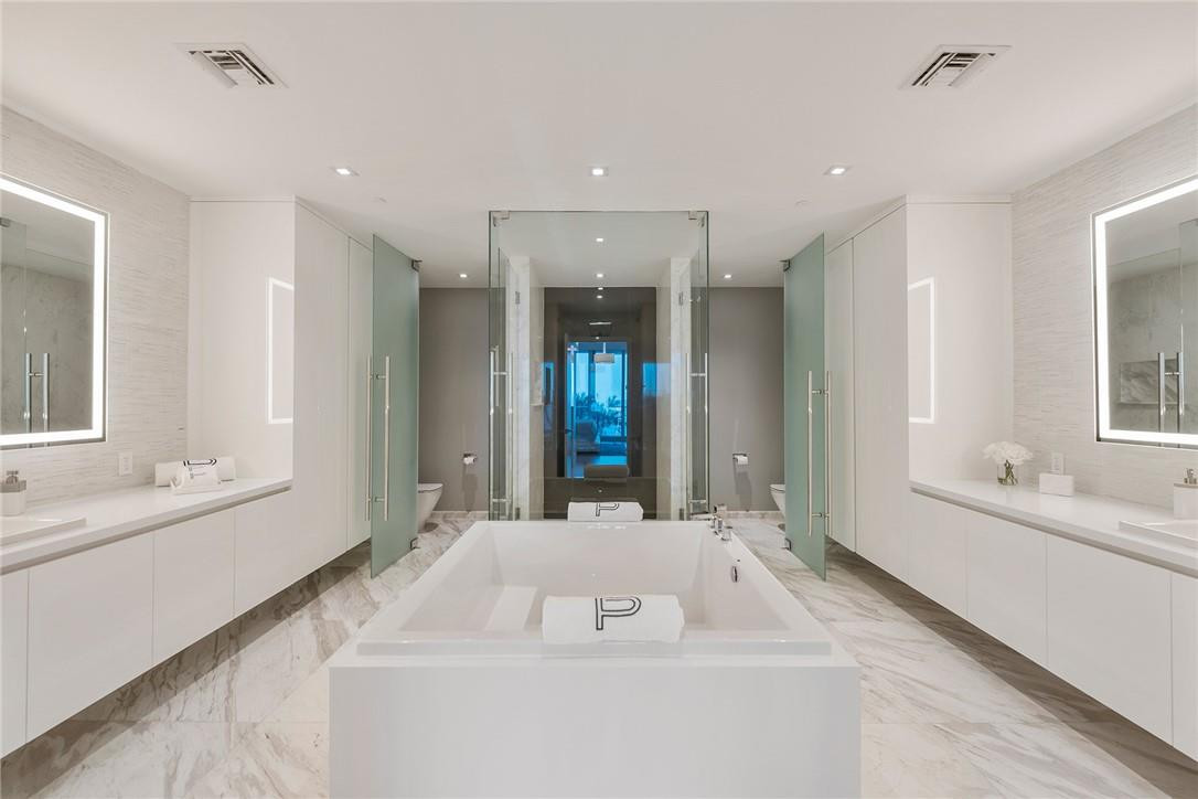 PARAMOUNT - Residential Lease