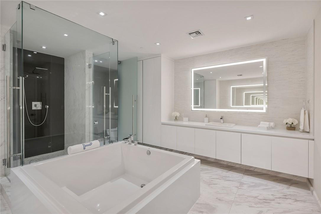 PARAMOUNT - Residential Lease