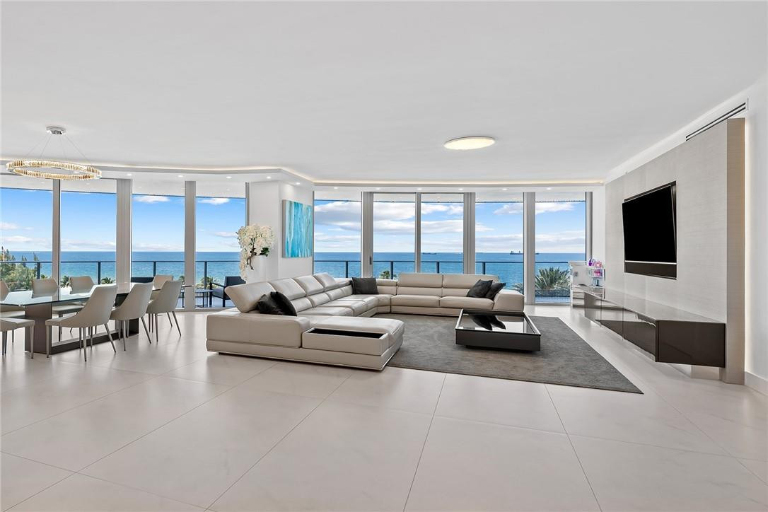 PARAMOUNT - Residential Lease
