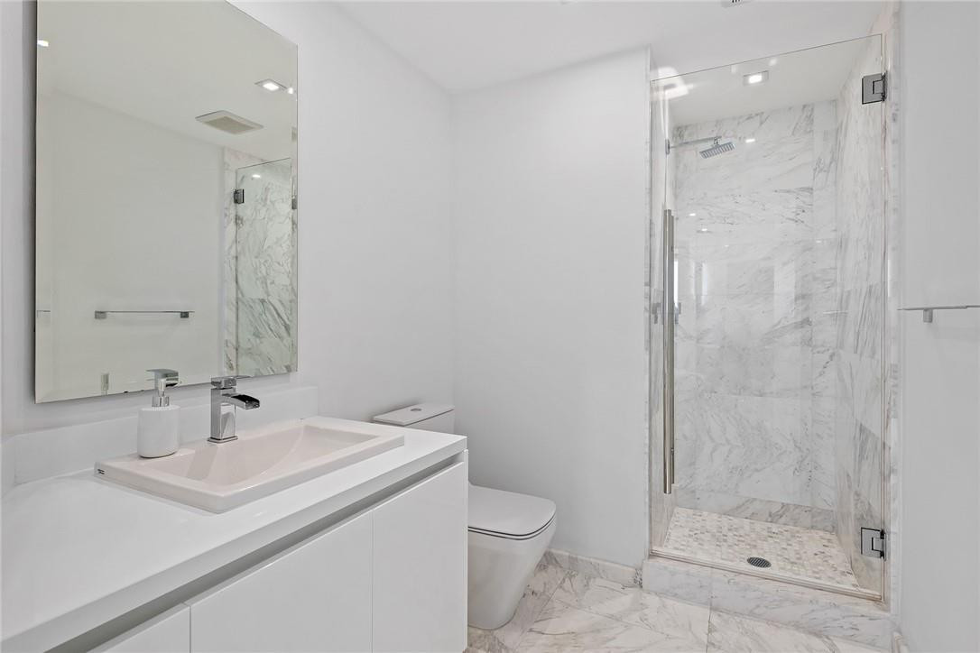 PARAMOUNT - Residential Lease