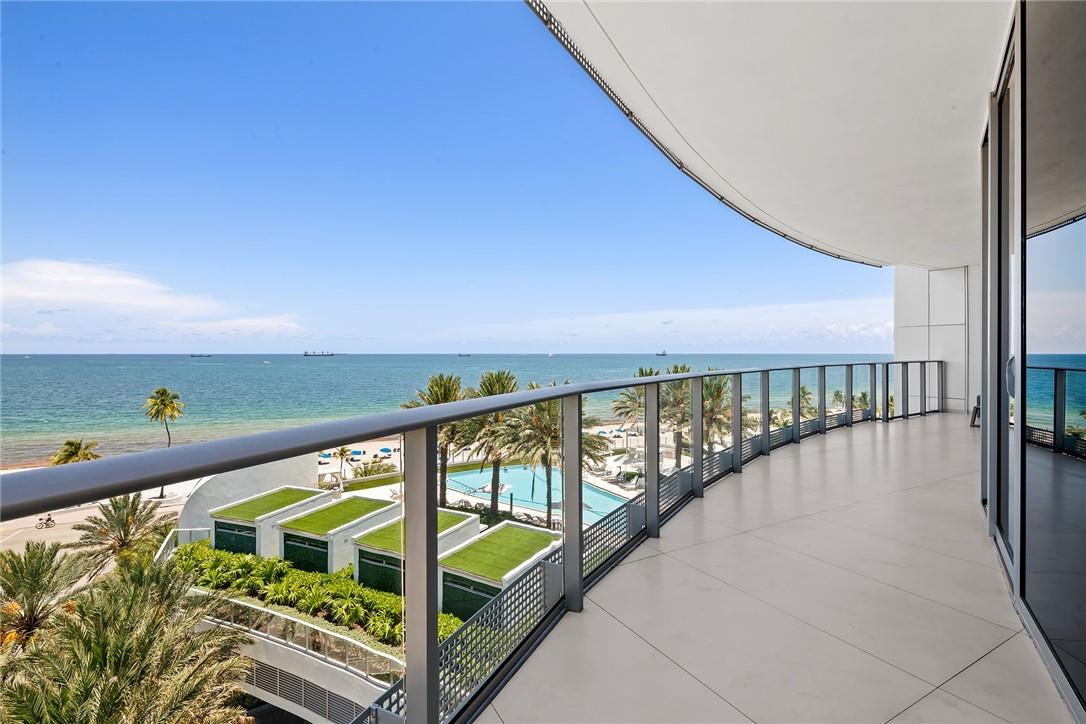 PARAMOUNT - Residential Lease
