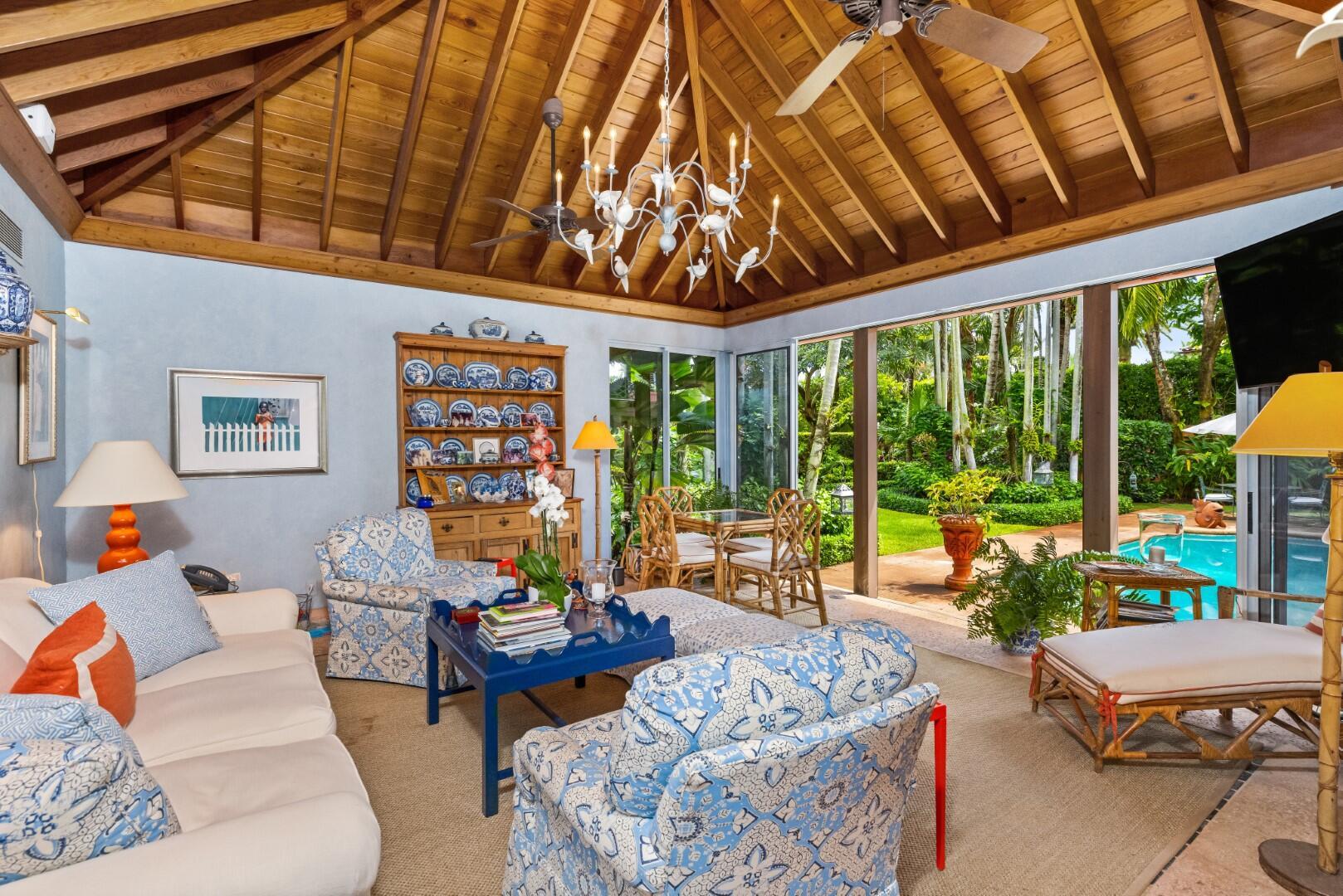 EL BRAVO PARK - Residential