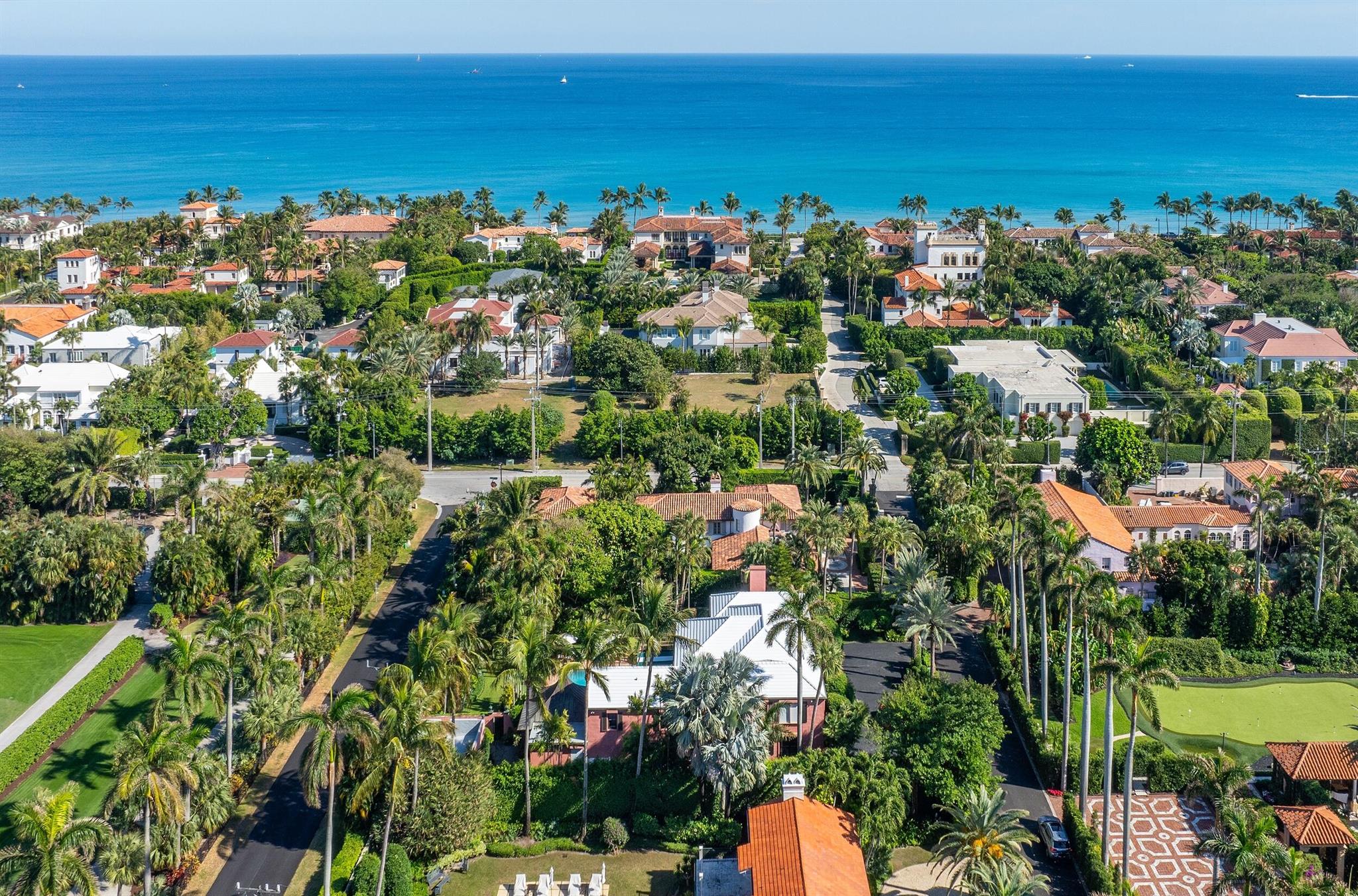 EL BRAVO PARK - Residential