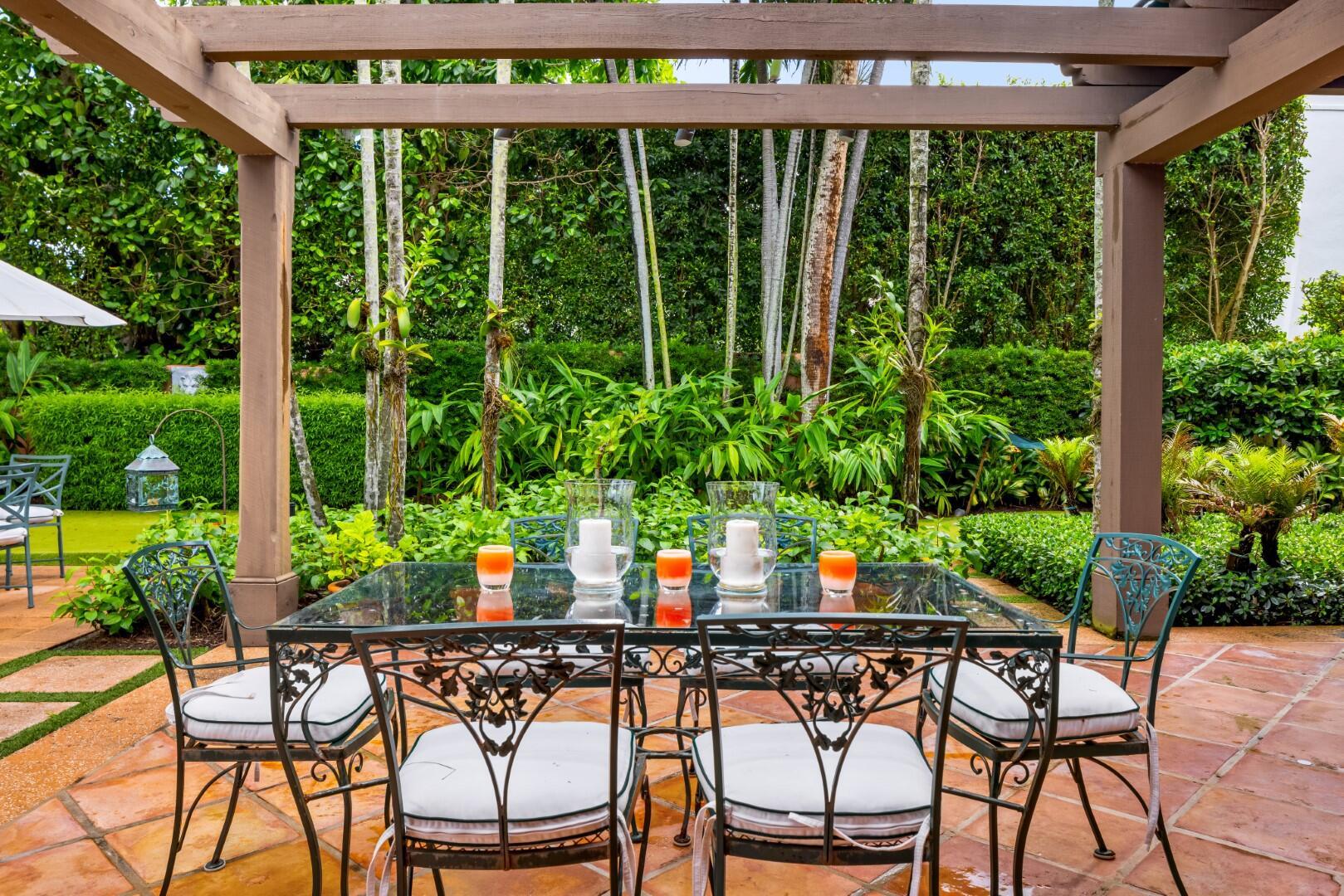 EL BRAVO PARK - Residential