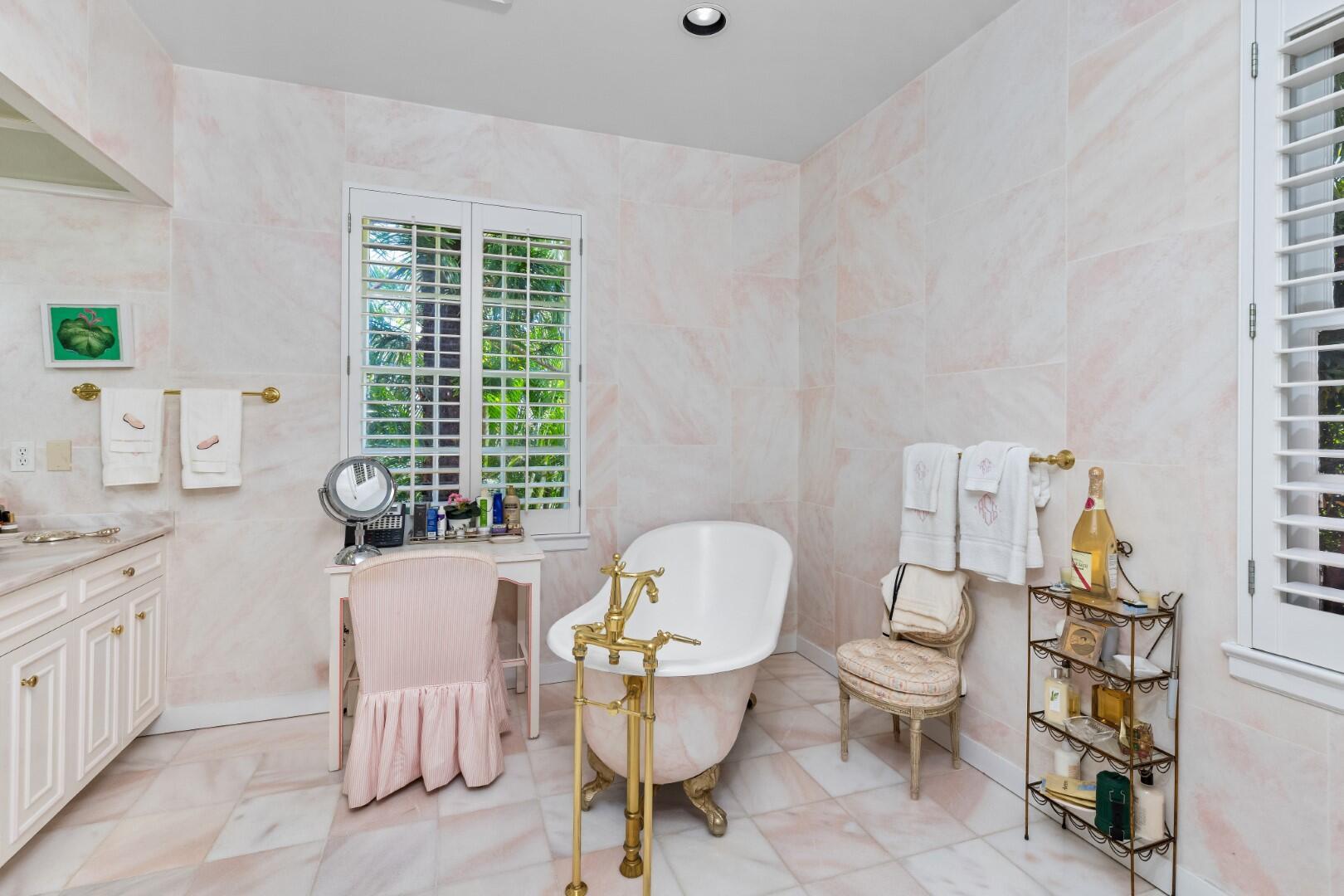 EL BRAVO PARK - Residential