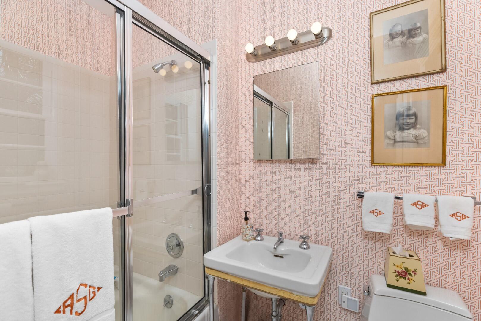 EL BRAVO PARK - Residential