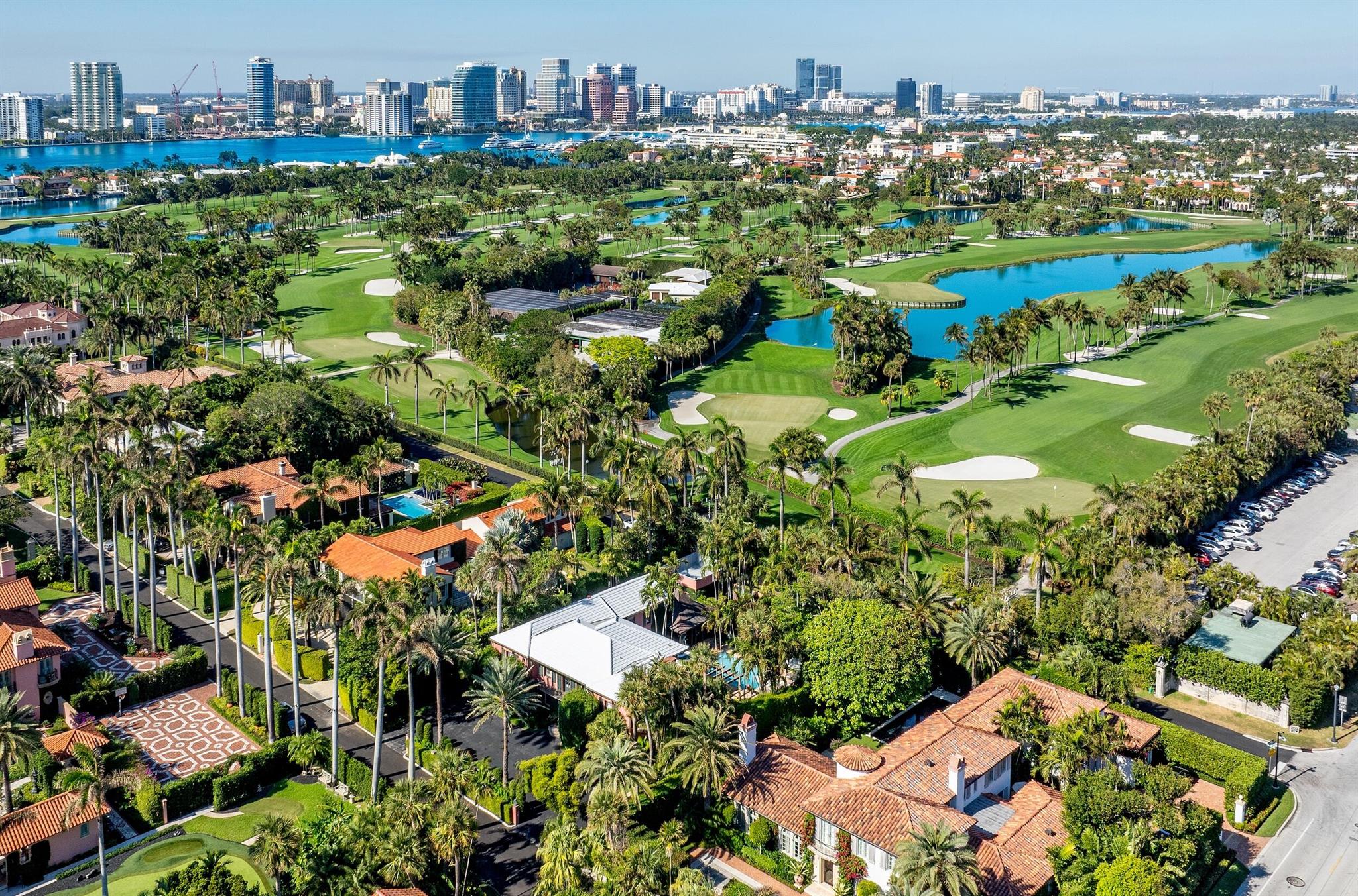 EL BRAVO PARK - Residential