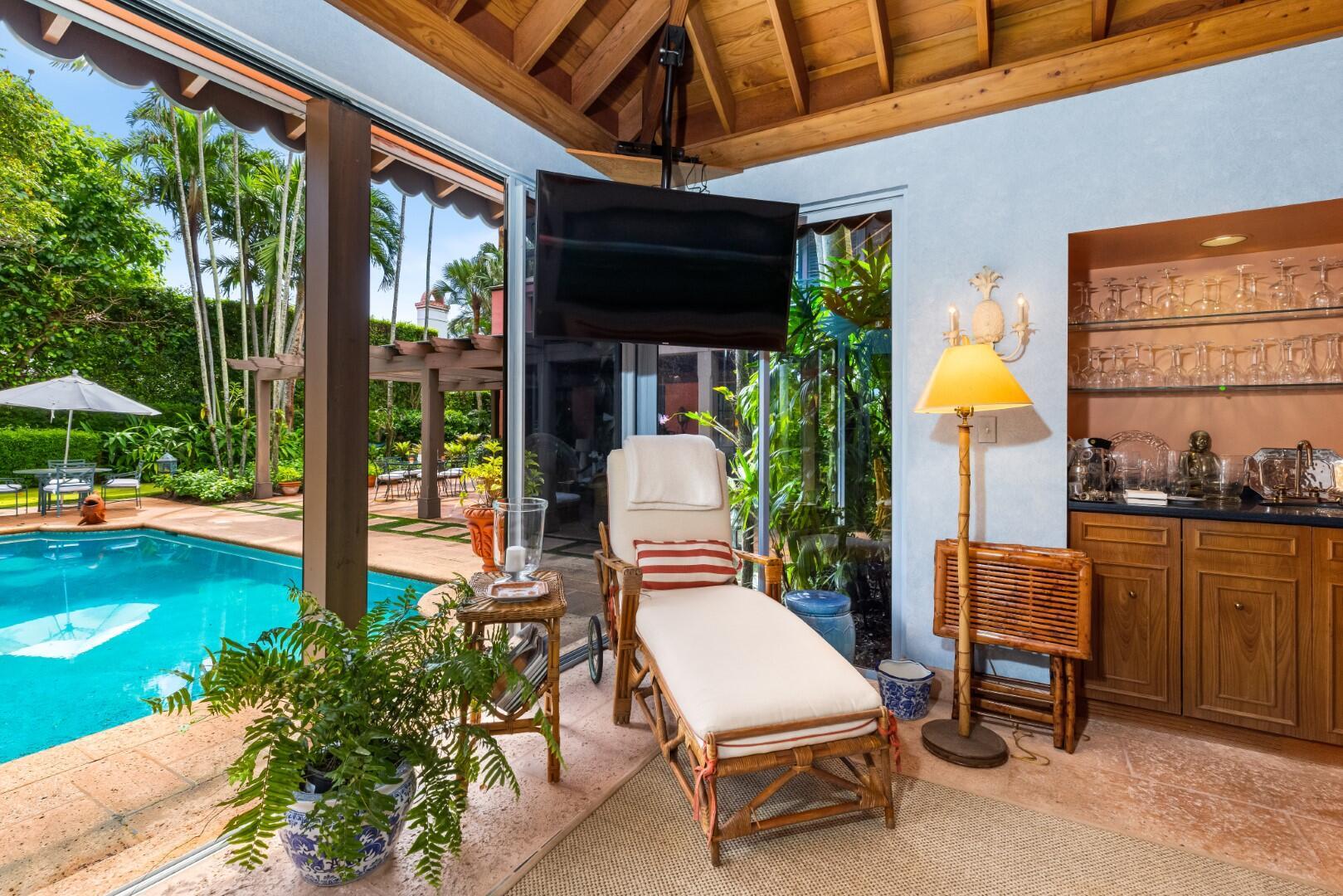 EL BRAVO PARK - Residential