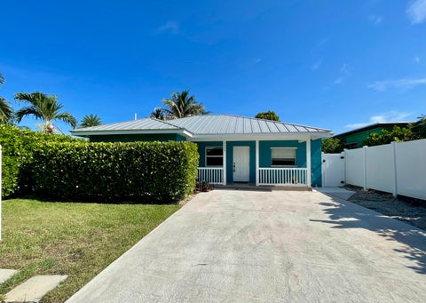 Photo of 3458 Canal Court, Jupiter, FL 33469 (MLS # B26053965)