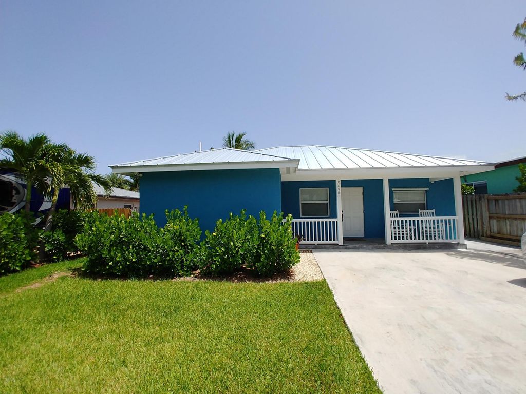 Photo of 3458 Canal Court, Jupiter, FL 33469 (MLS # B26053965)