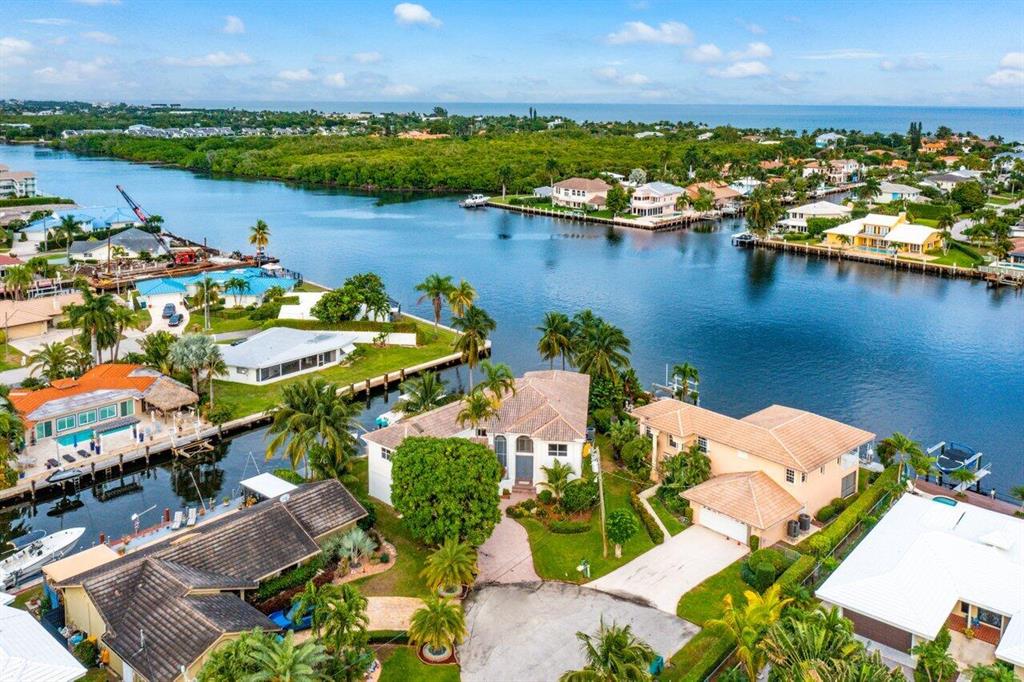 BOYNTON ISLES - Residential