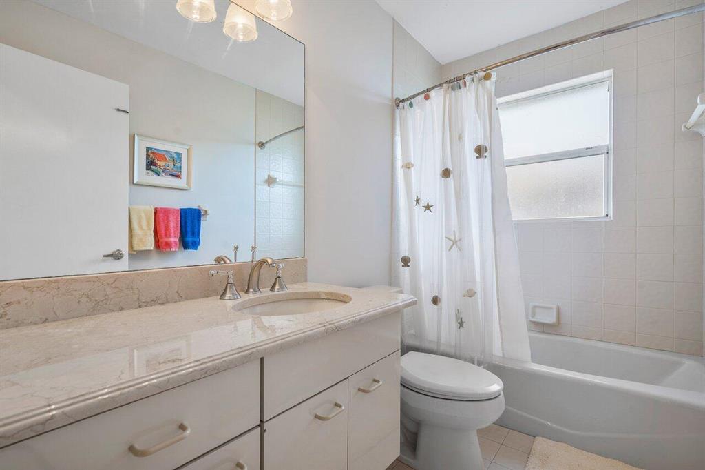 BOYNTON ISLES - Residential