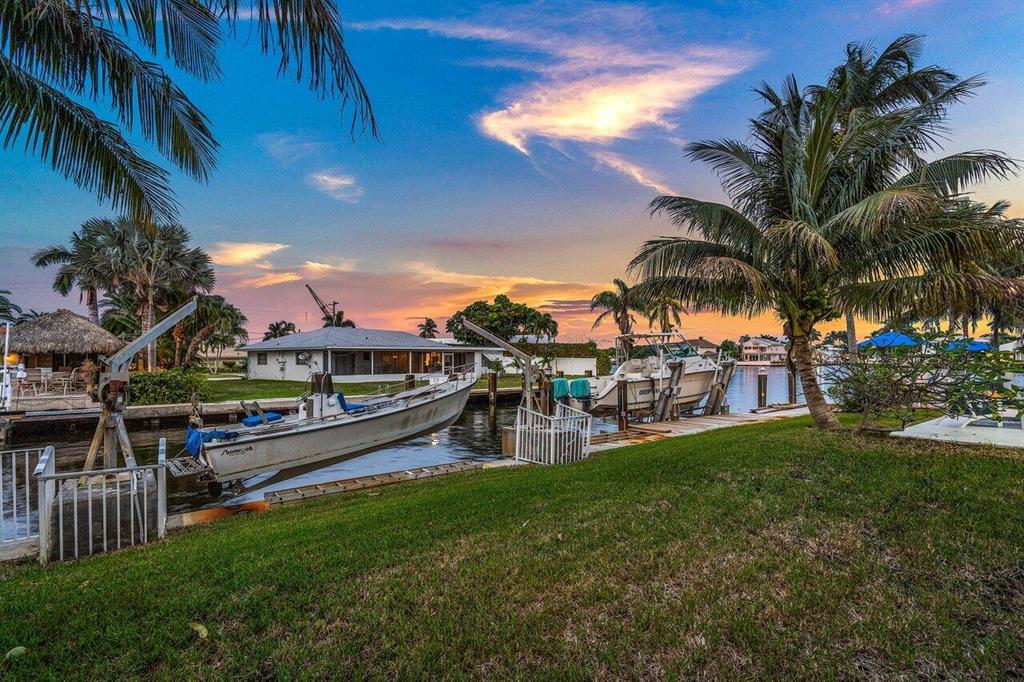 BOYNTON ISLES - Residential