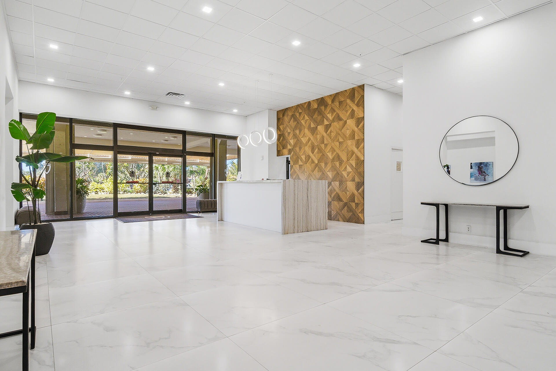 CONSULATE CONDO - Residential Lease