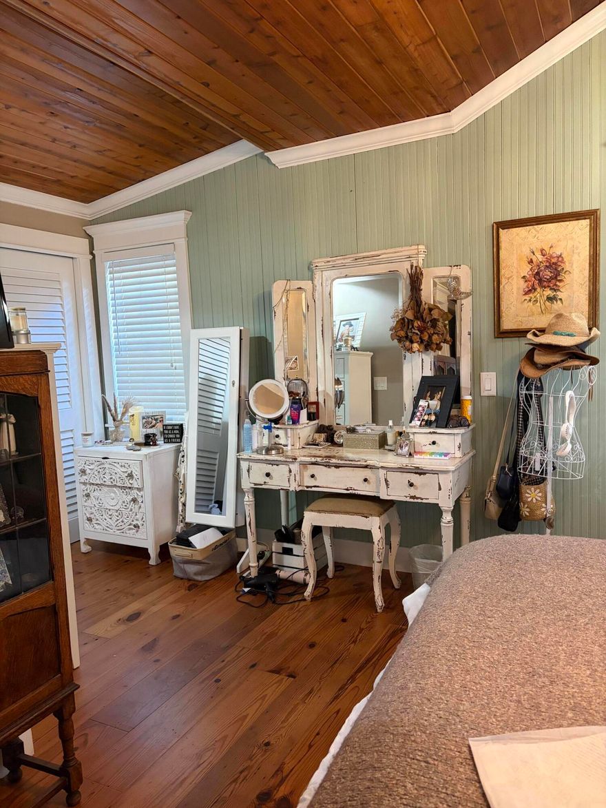 Nestled in the heart of the historic Sailboat Bend subdivision, The Cozy Cottageis ready for you!. Newly renovated including a brand new living room and bedroom addition. It is now a three bedroom and two bath home! The roof is seven years old. The fence and gravel driveway are less than a year old. New alarm system. The kitchen was completely remodeled including Quartz counter tops. The front yard is a beautiful outdoor living space with artificial turf and gravel. The master bath has a claw foot tub as well as a vaulted pine ceiling in the master bedroom. The air conditioning unit is less than a year old. The house has a combination of impact windows and front door as well as shutters. Hardwood floors throughout. Originally built in 1923 this home has loads of charm and character.