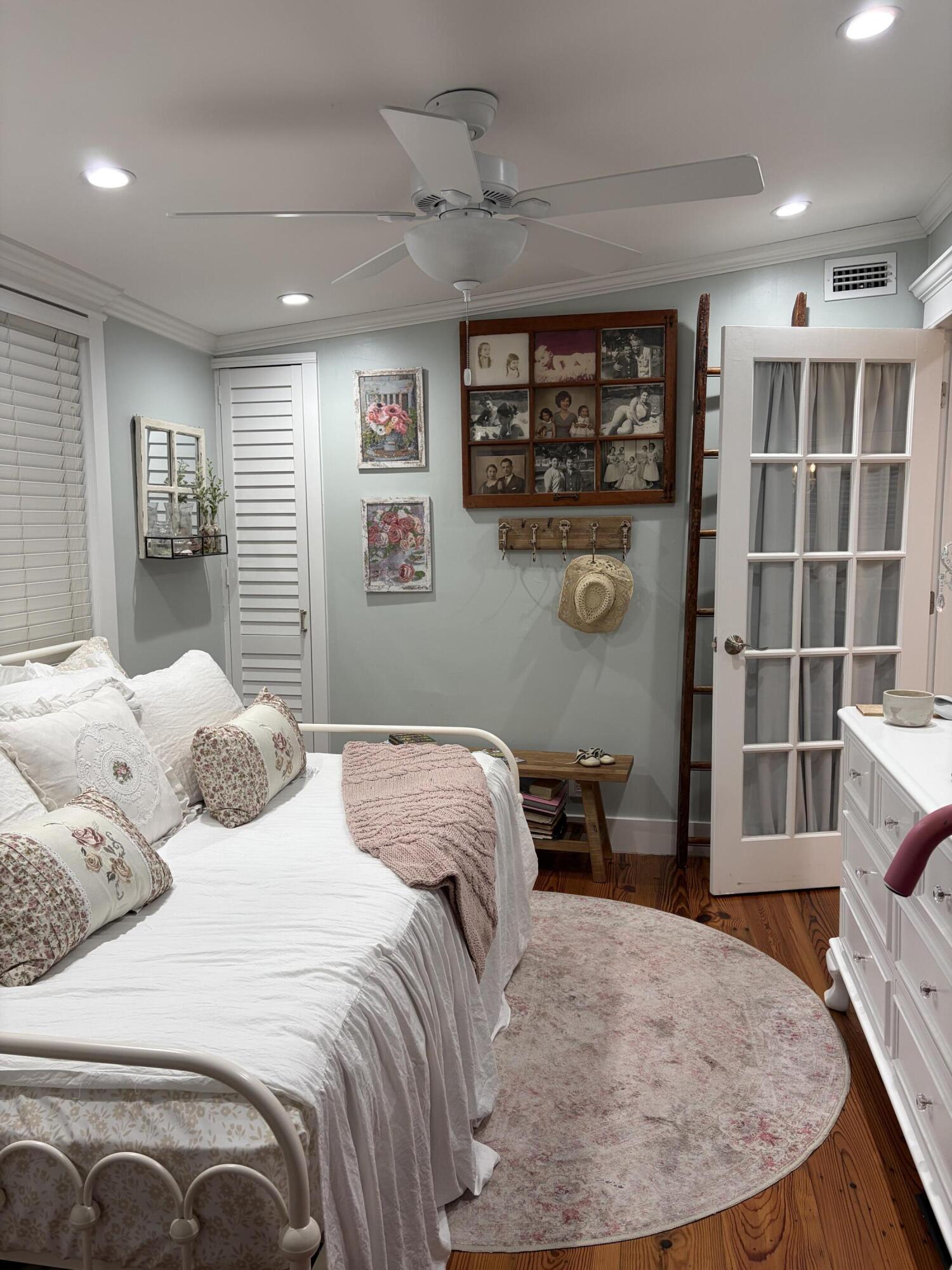 WAVERLY PLACE - Residential