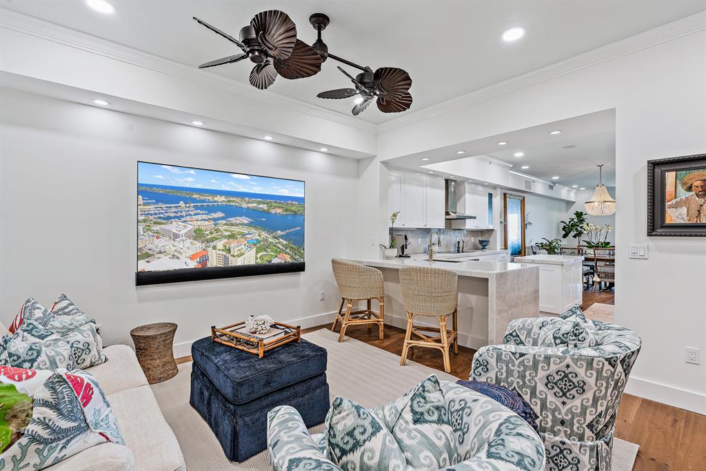 ESPLANADE GRANDE CONDO - Residential