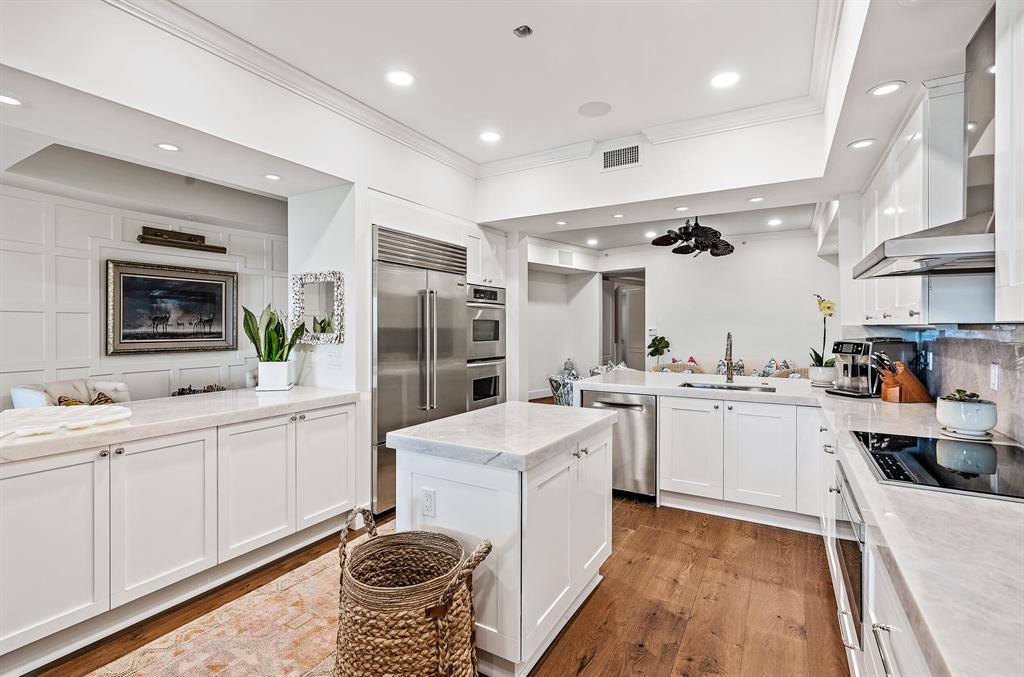 ESPLANADE GRANDE CONDO - Residential