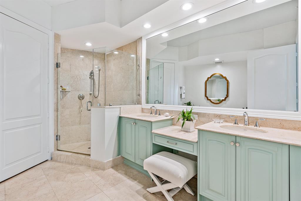 ESPLANADE GRANDE CONDO - Residential