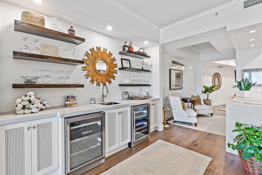 ESPLANADE GRANDE CONDO - Residential