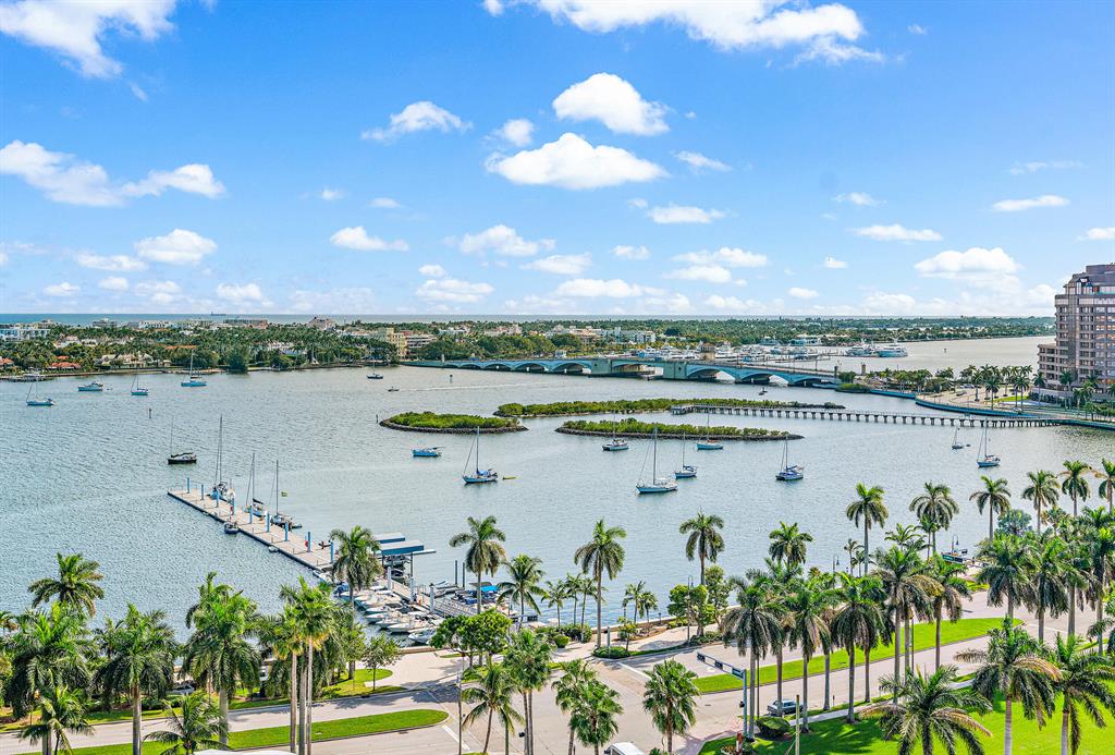 ESPLANADE GRANDE CONDO - Residential