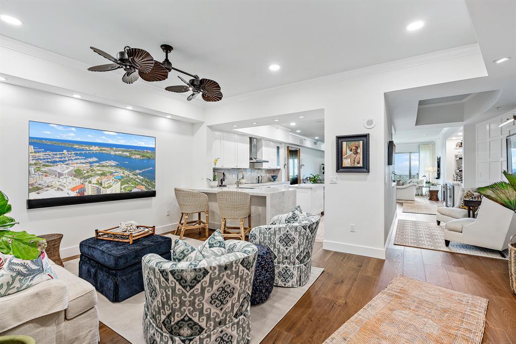 ESPLANADE GRANDE CONDO - Residential