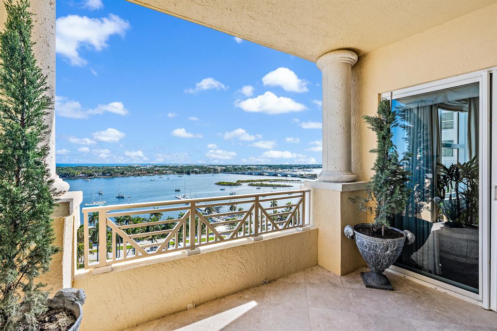 ESPLANADE GRANDE CONDO - Residential