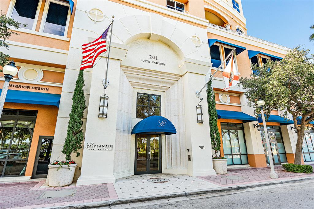 ESPLANADE GRANDE CONDO - Residential