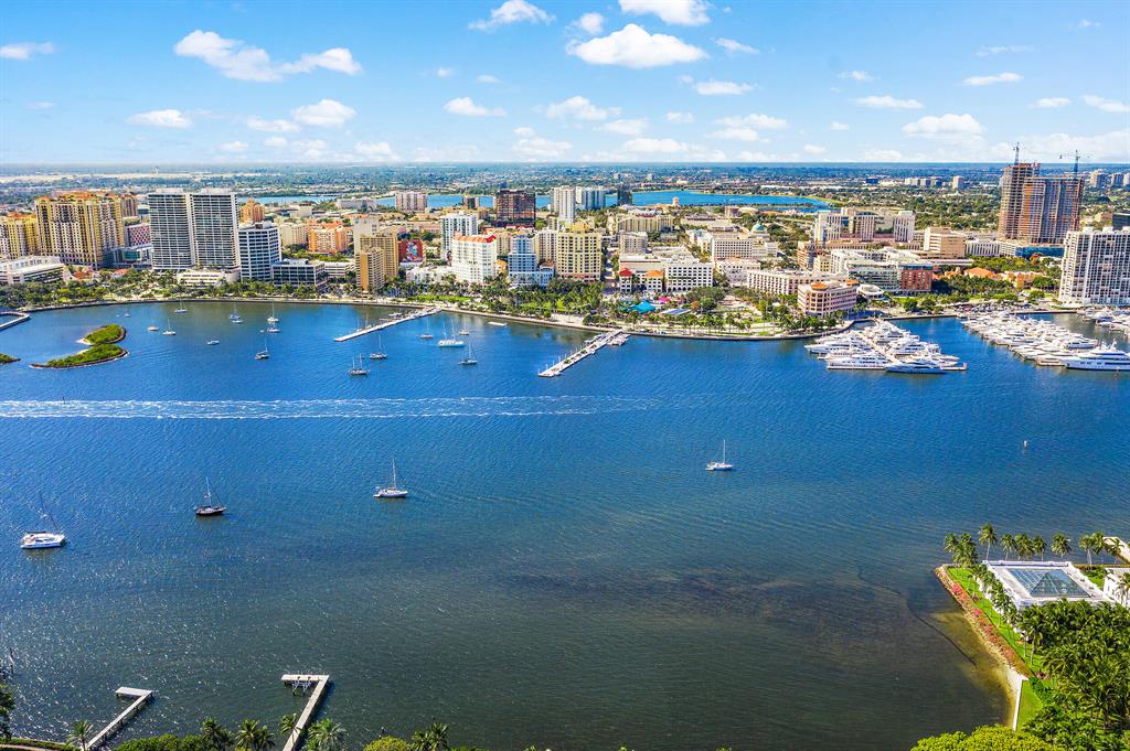 ESPLANADE GRANDE CONDO - Residential