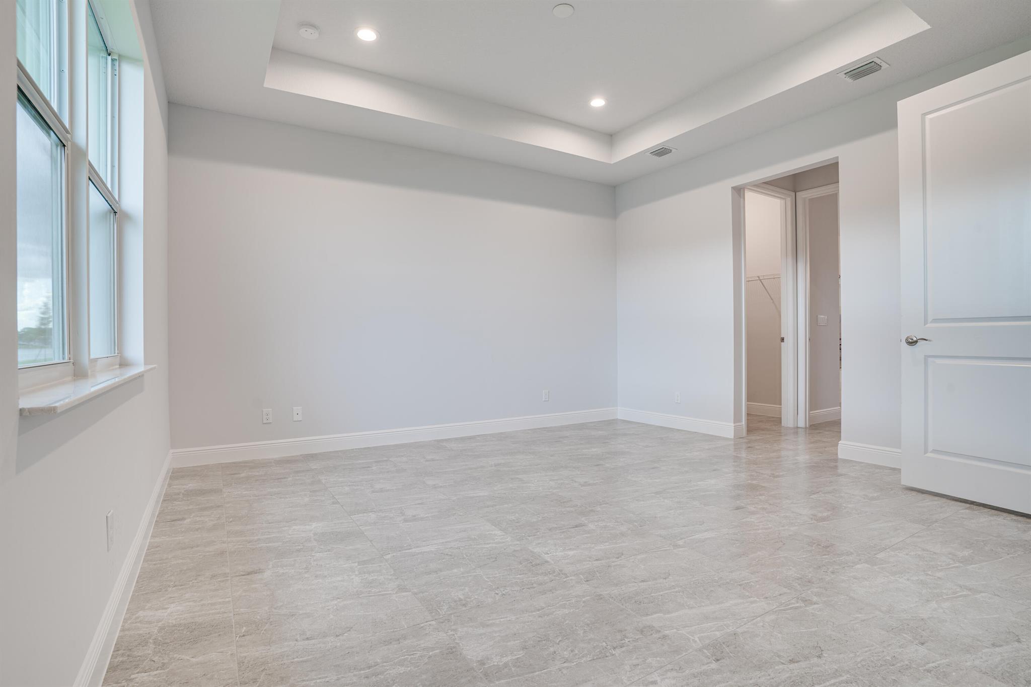 SAWGRASS LAKES PHASE 3A - Residential Lease