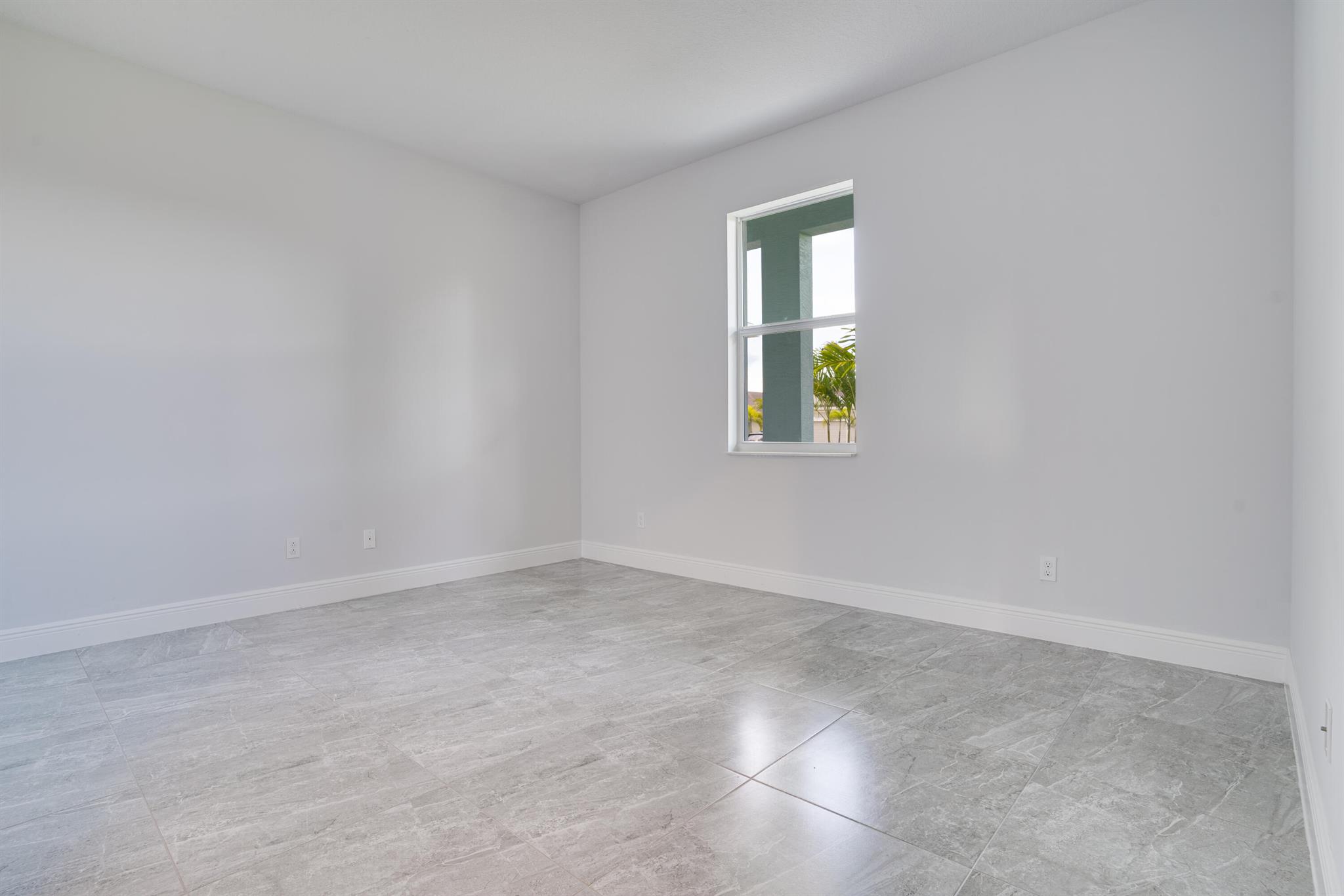 SAWGRASS LAKES PHASE 3A - Residential Lease