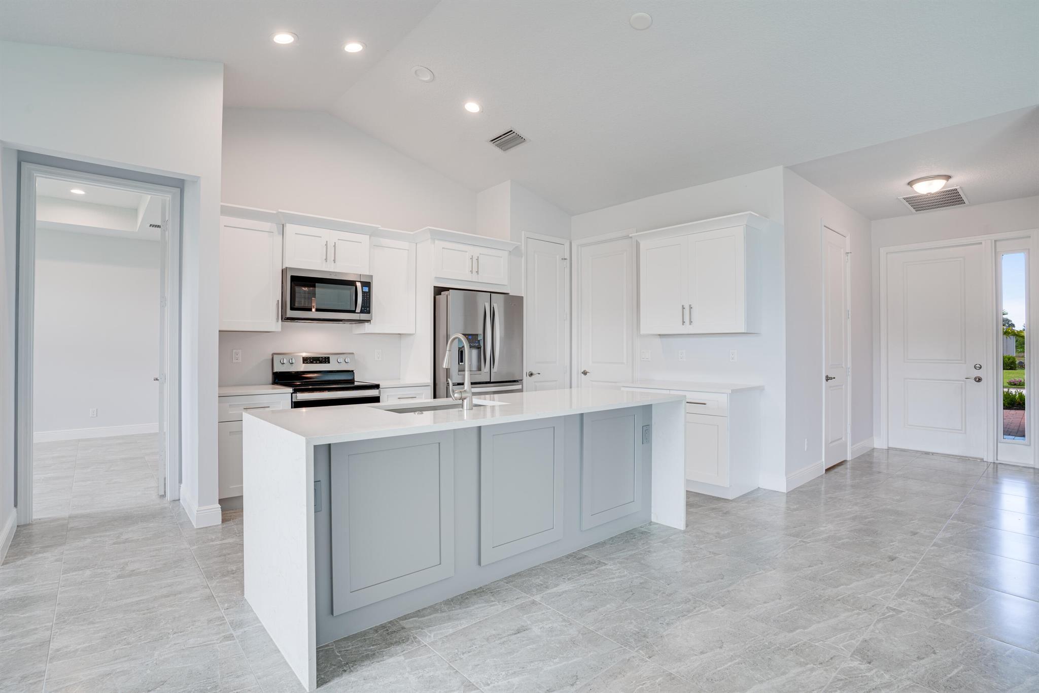 SAWGRASS LAKES PHASE 3A - Residential Lease