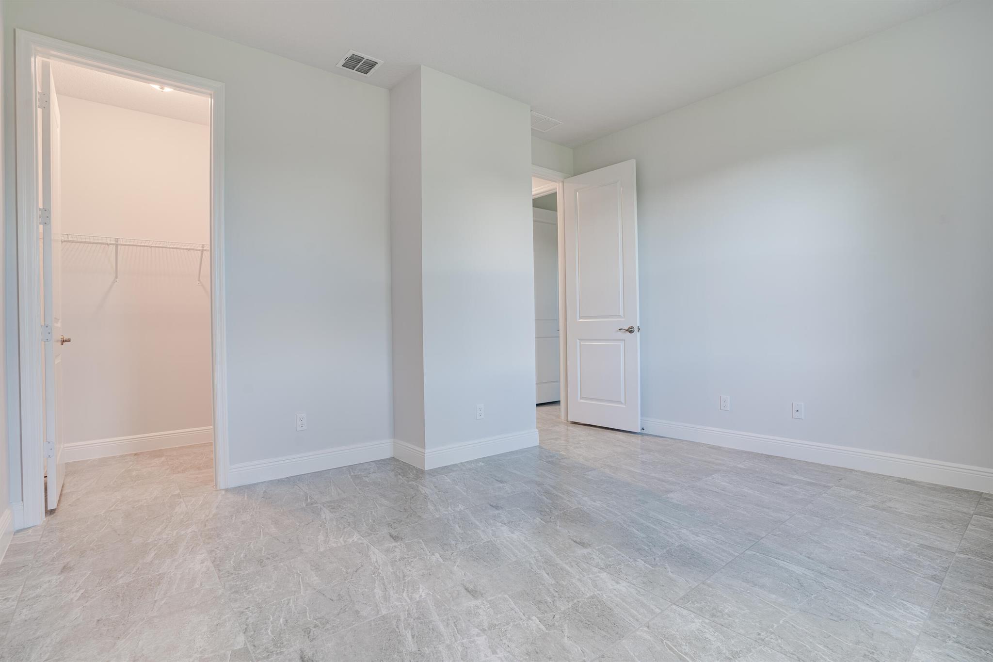 SAWGRASS LAKES PHASE 3A - Residential Lease
