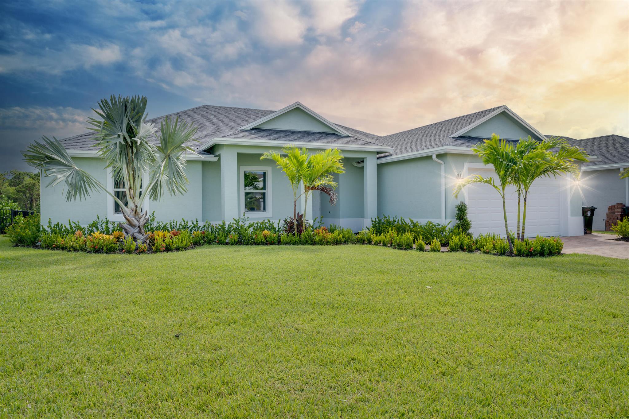 SAWGRASS LAKES PHASE 3A - Residential Lease