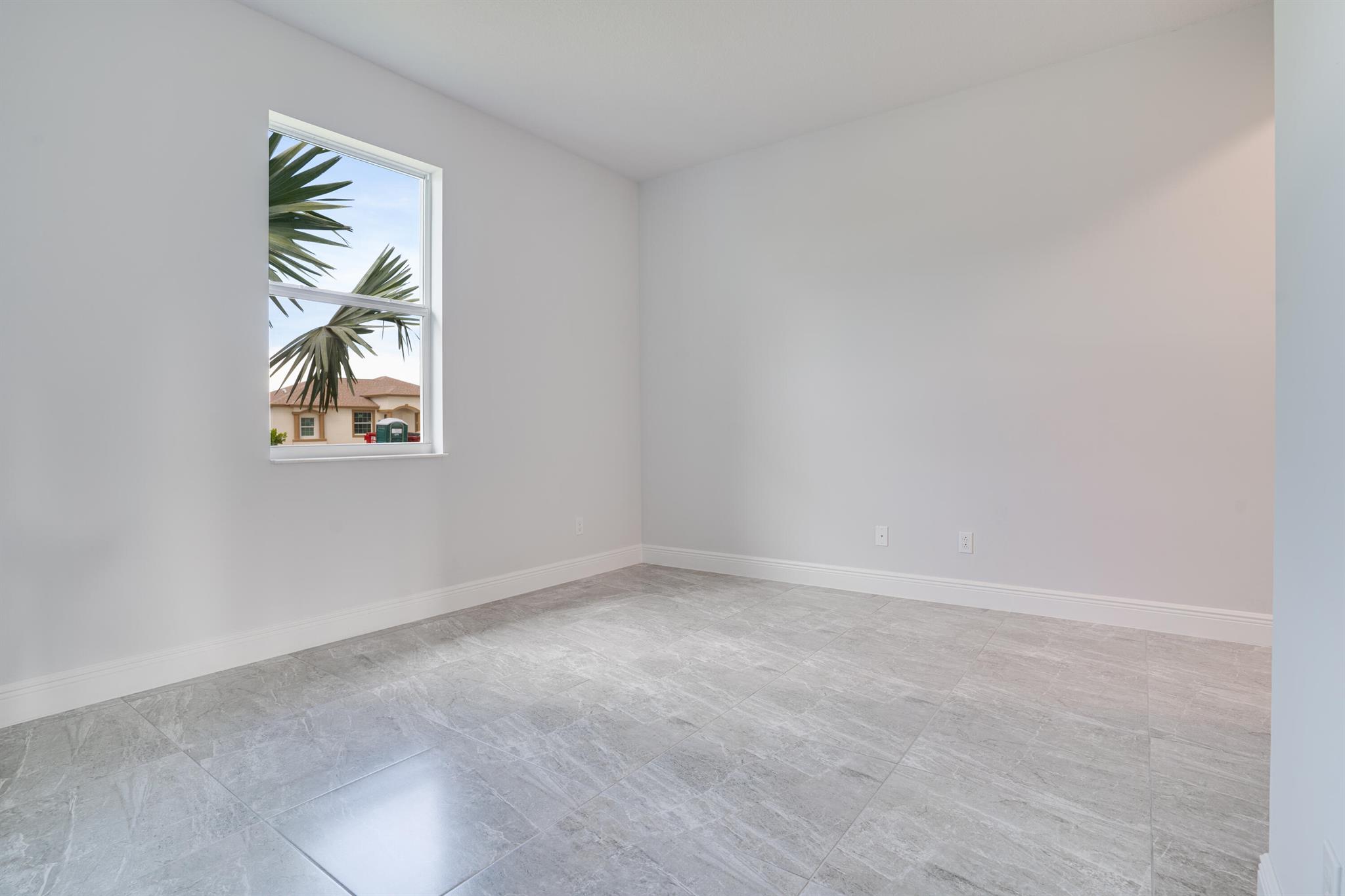 SAWGRASS LAKES PHASE 3A - Residential Lease