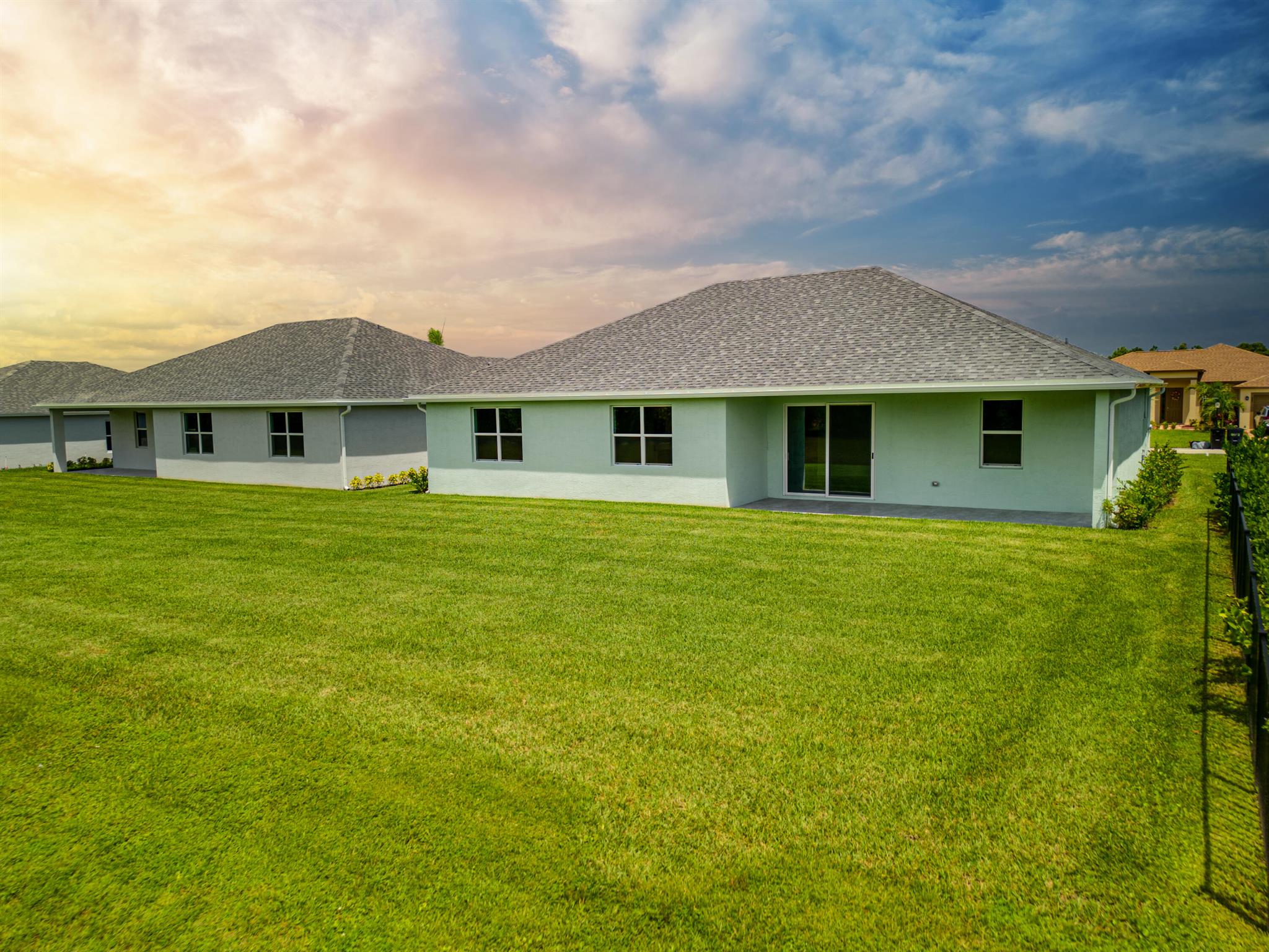 SAWGRASS LAKES PHASE 3A - Residential Lease