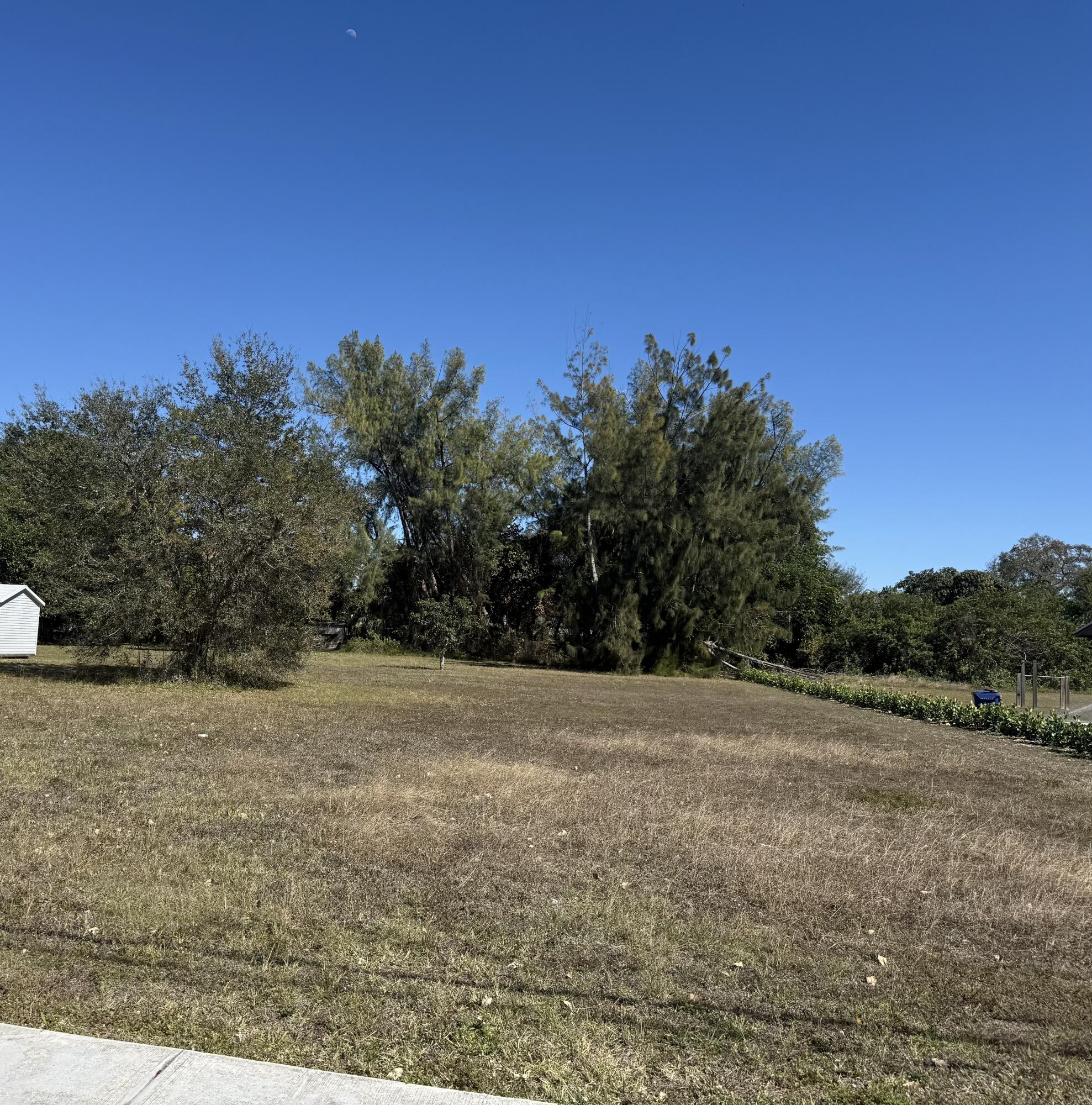 SUNNY ISLES INLAND - Land