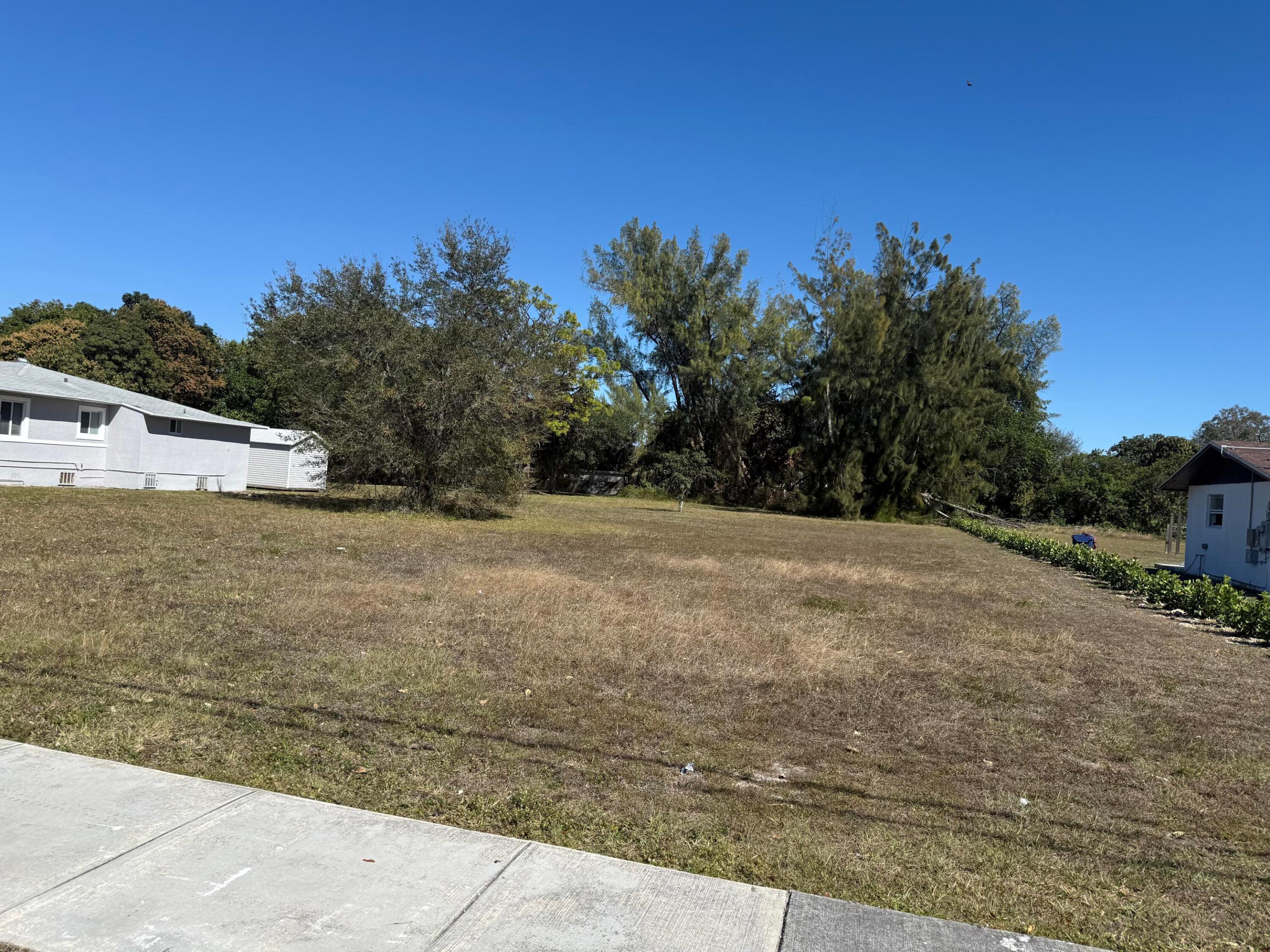 SUNNY ISLES INLAND - Land