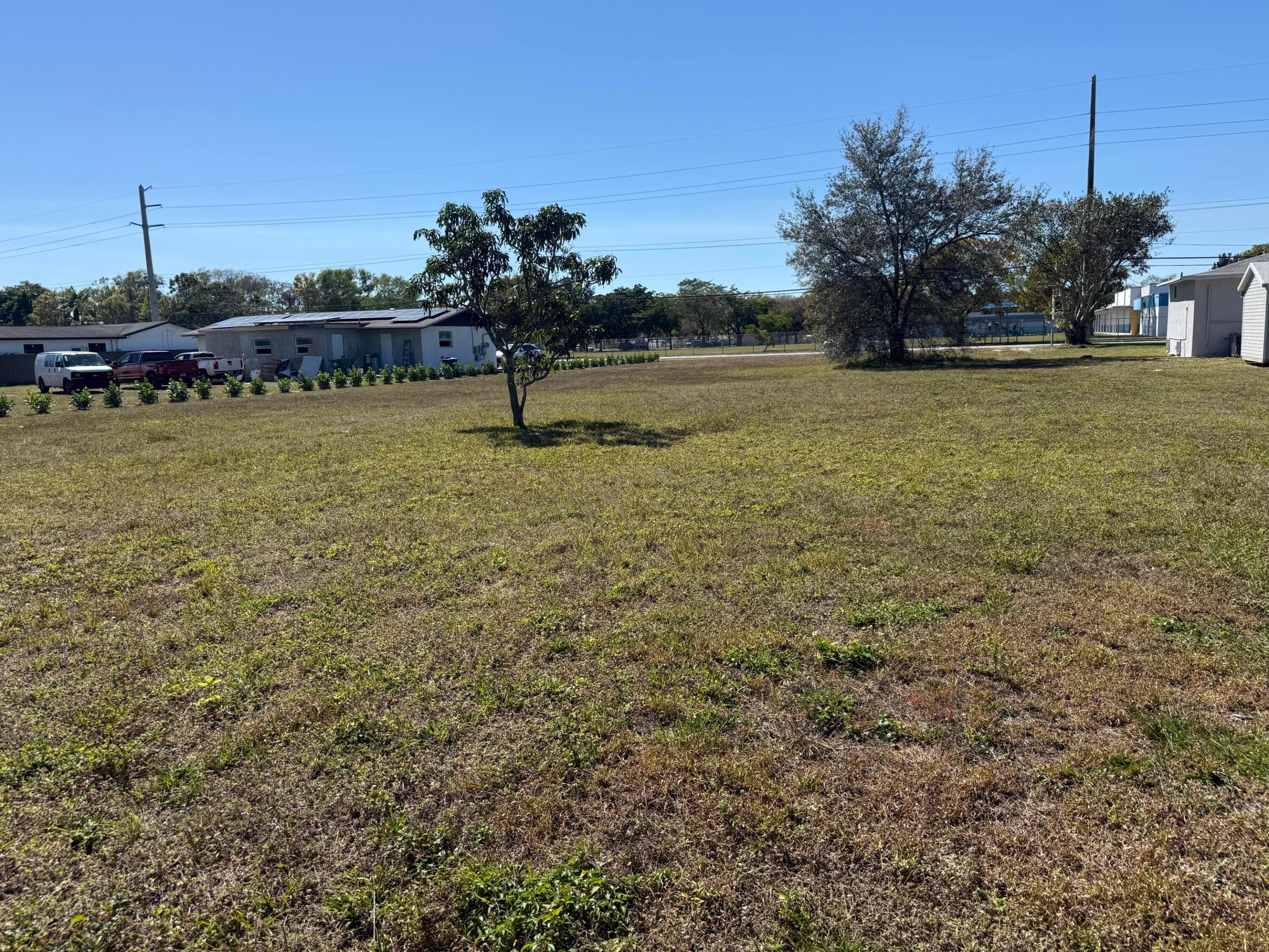 SUNNY ISLES INLAND - Land