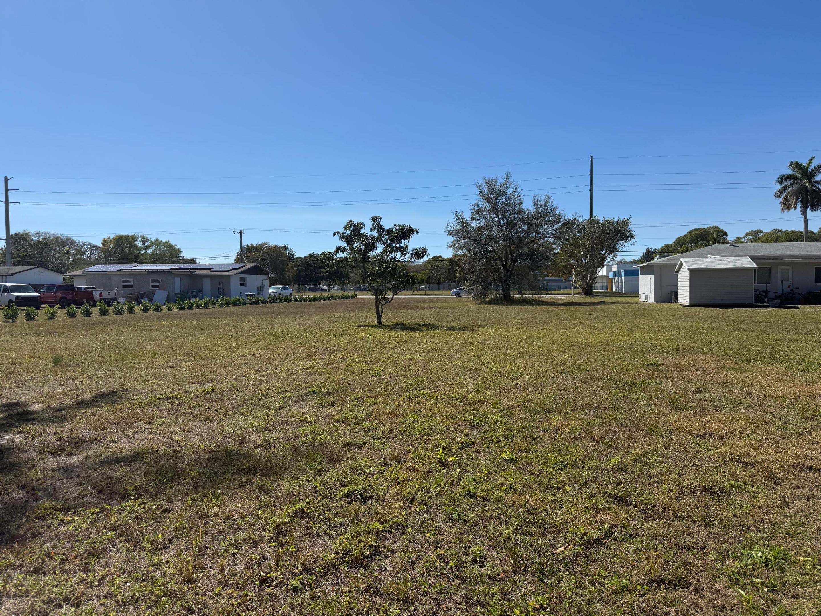 SUNNY ISLES INLAND - Land