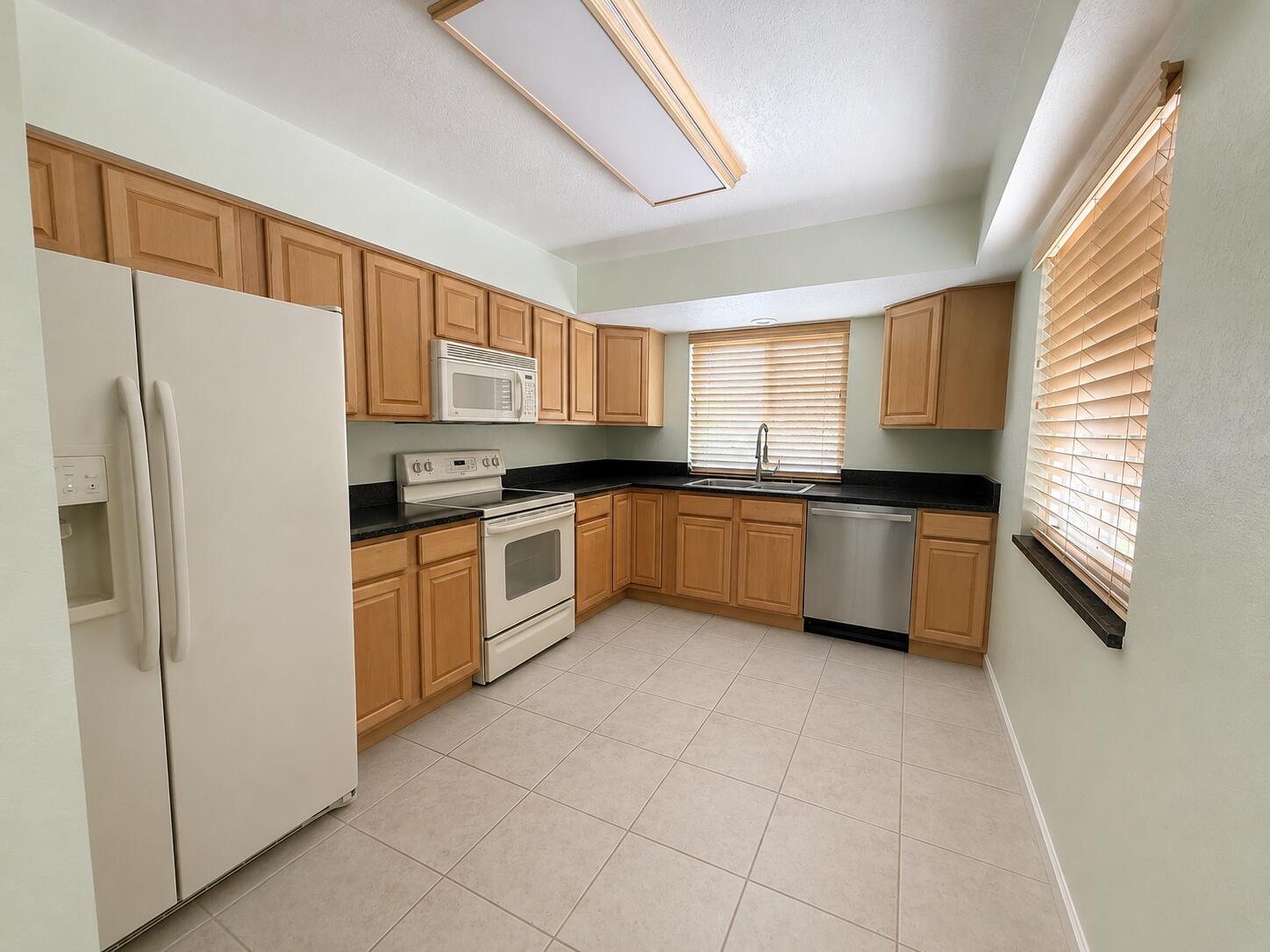 NORTH PALM BEACH HEIGHTS - Residential Lease