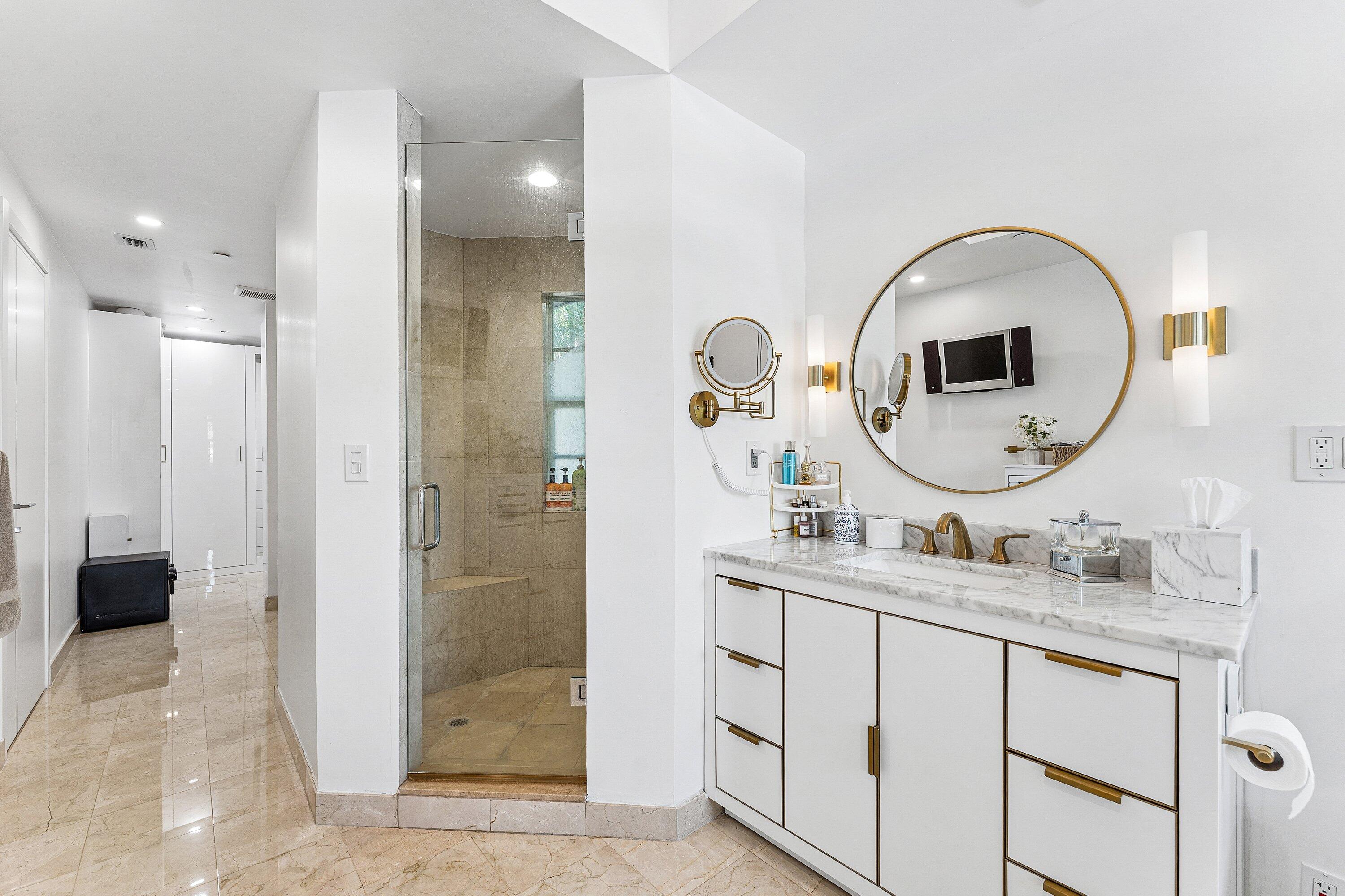 REFLECTIONS OF LAS OLAS - Residential