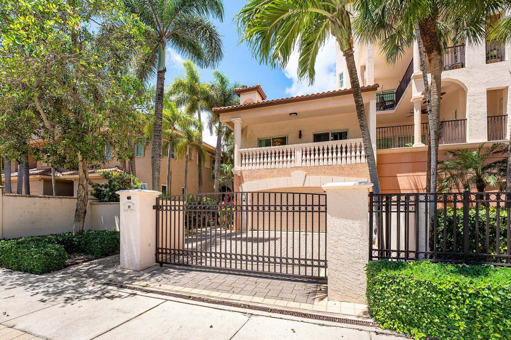 Photo of 19 Hendricks Isle, Fort Lauderdale, FL 33301 (MLS # B26025023)