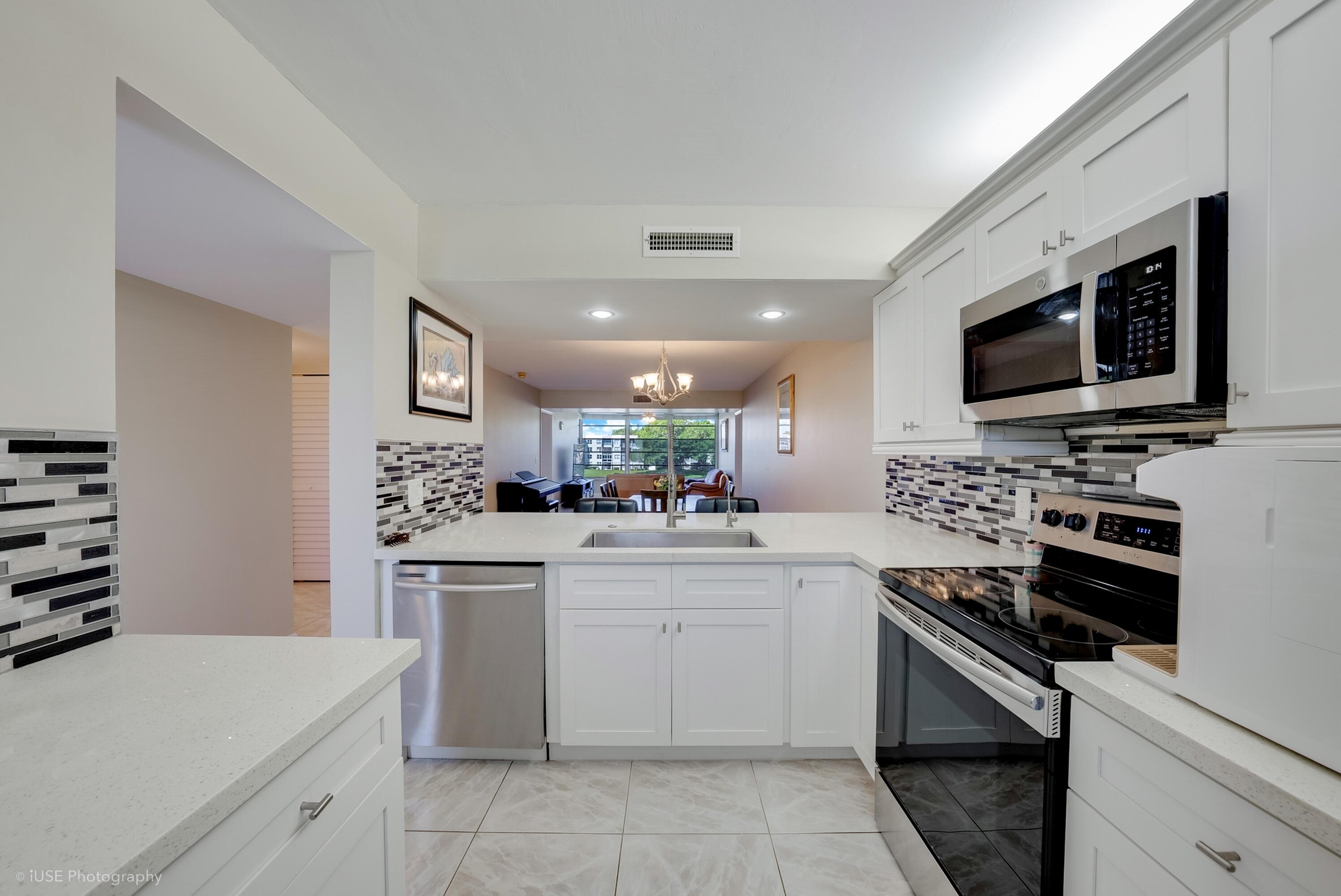 CONDO 14 OF WHITEHALL CONDOS - Residential